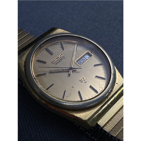 Vintage Seiko Quartz Water Resistant Watch w/ Japan Movement