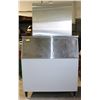 Image 1 : ICE MAKER MODEL XWC630 ON BASE/BIN