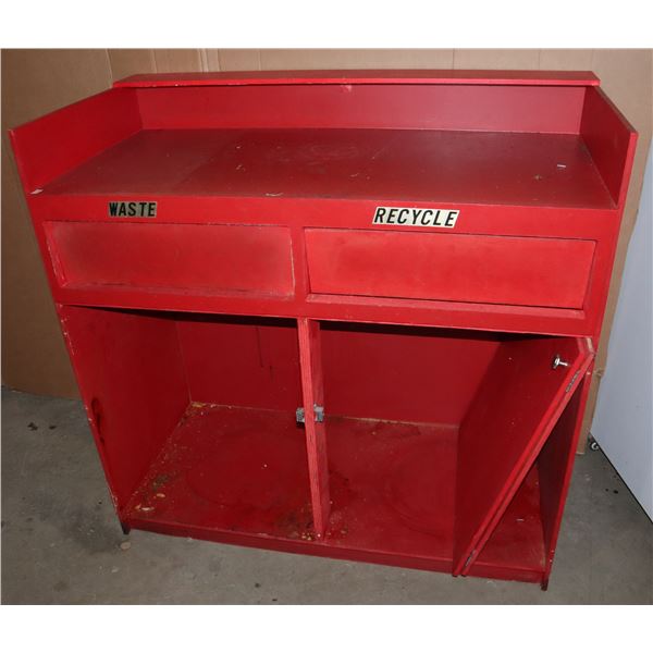 *BAILIFF SEIZURE* RED GARBAGE STATION