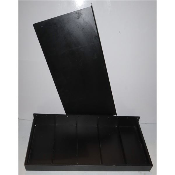 WALL MOUNT ORGANIZER WITH COVER