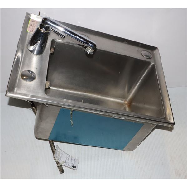 STAINLESS STEEL SMALL RESTAURANT SINK