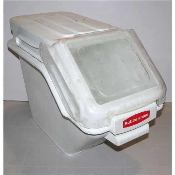 RUBBERMAID DRY FOOD STORAGE BIN