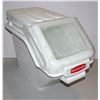 Image 1 : RUBBERMAID DRY FOOD STORAGE BIN