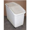 Image 1 : CAMBRO DRY FOOD STORAGE ON WHEELS