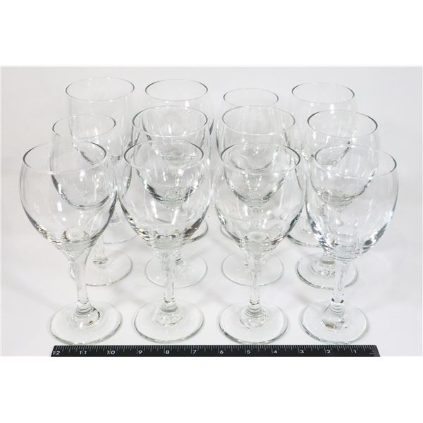 BOX OF 12 WINE GLASSES