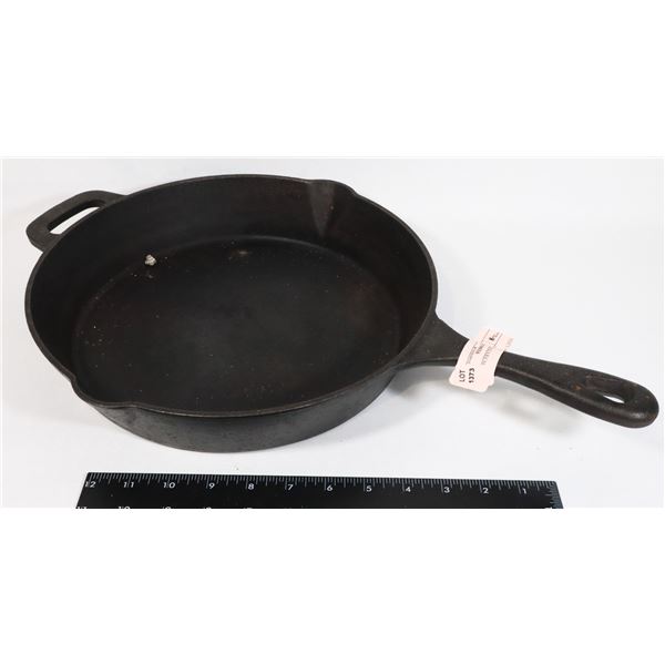 CAST IRON FRYING PAN