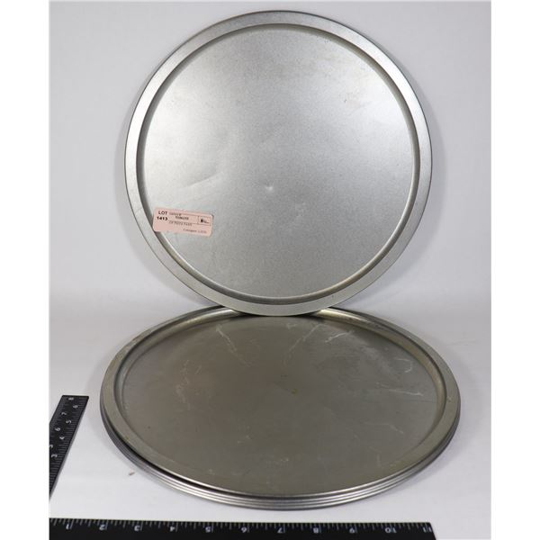 BUNDLE OF PIZZA PANS