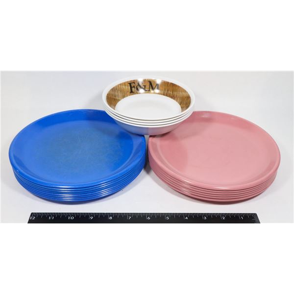 LOT OF RUBBERMAID MELAMINE DINNER PLATES