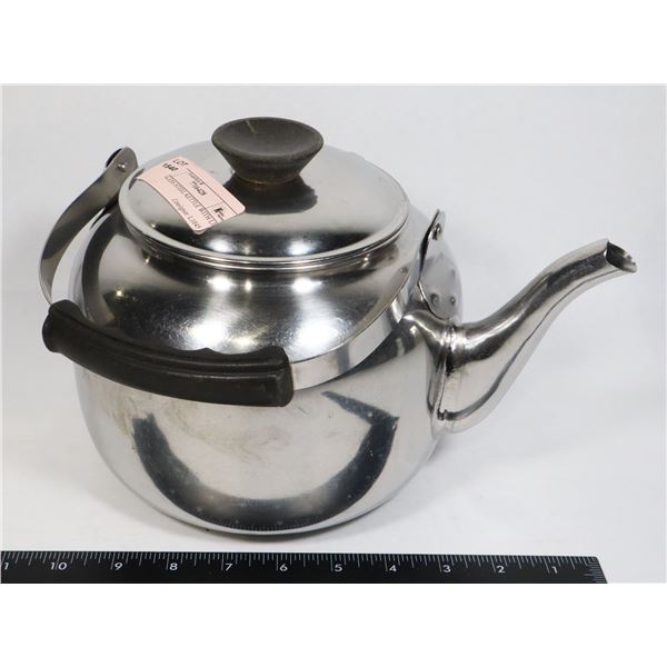 STAINLESS STEEL KETTLE WITH LID