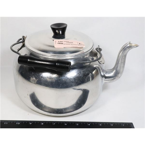 STAINLESS STEEL KETTLE WITH LID