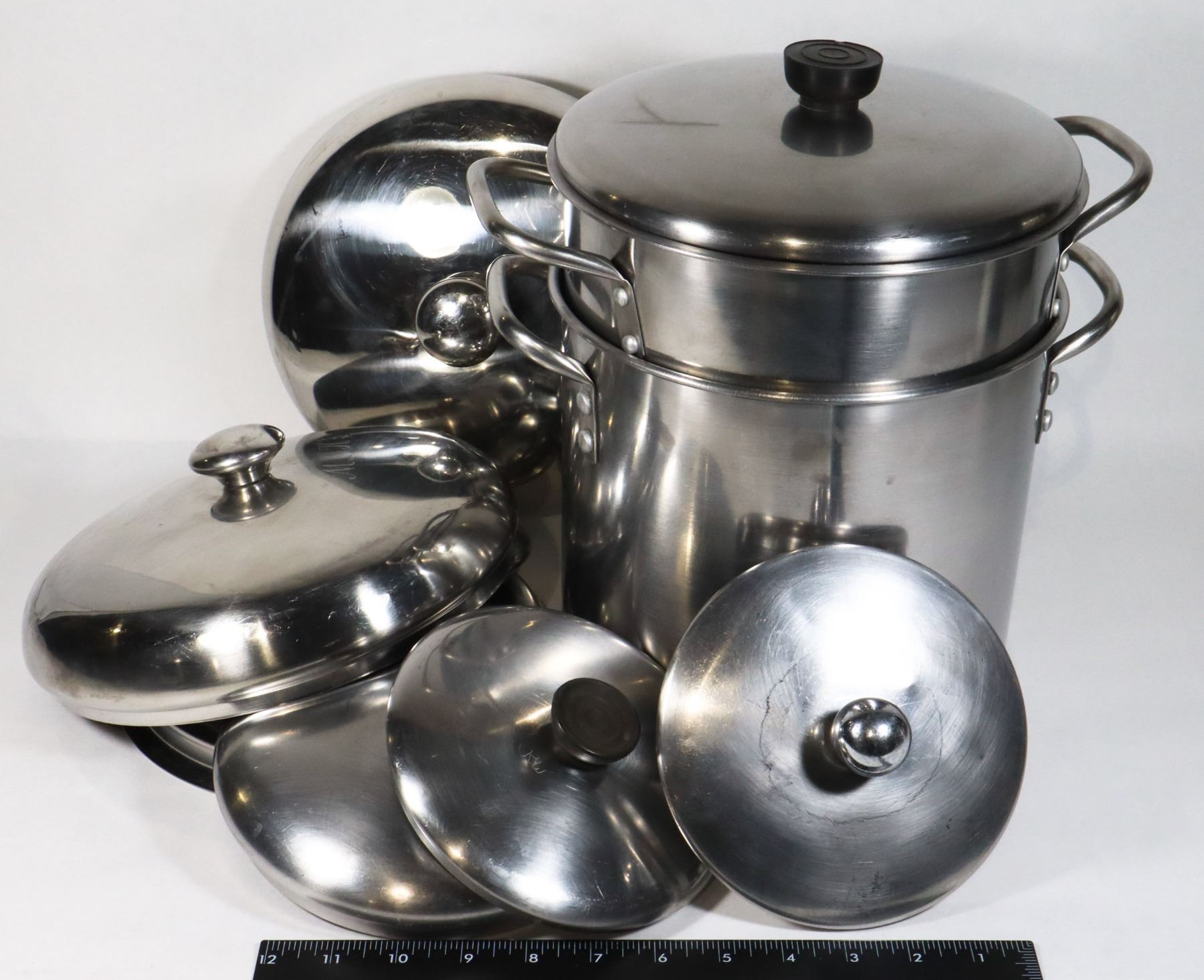 BOX WITH STAINLESS STEEL COOKWARE AND ASSORTED