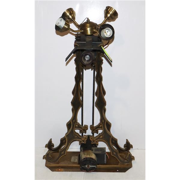 UNIQUE 4 LIGHT LIGHT FIXTURE, HAS MOTOR TO SPIN