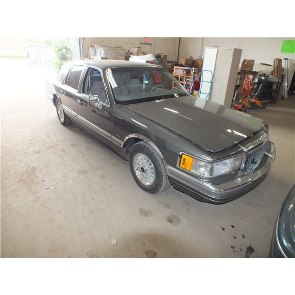 1990 Lincoln Town Car