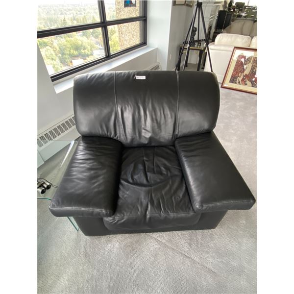 Designer Large Black Leather Chair 43W X 36D X 33T