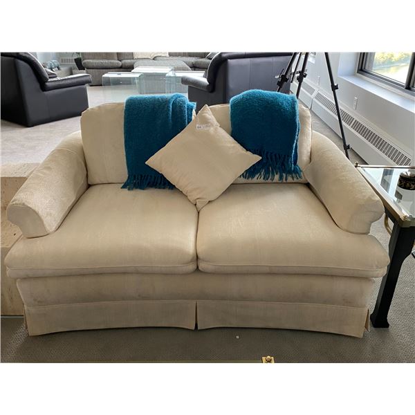 White Fabric Loveseat With Pillows & Blankets 58L x 39D x 34T Beck