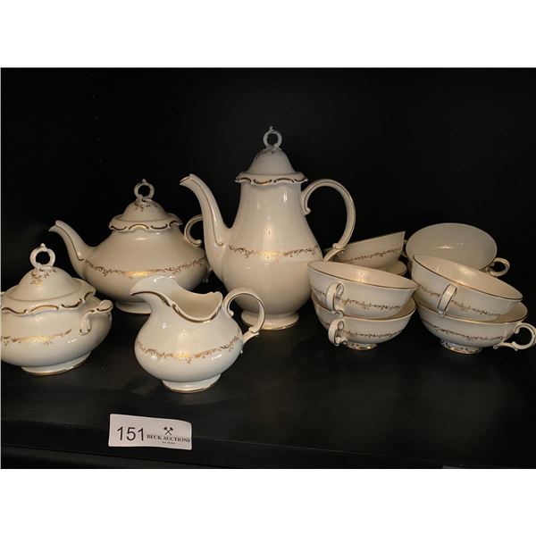 Royal Doulton Richelueu Set Of 8 Plate Settings