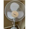 Image 3 : Hawaiian Breeze Oscillating Fan