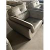 Image 2 : Cream Swoop Style Contemporary Leather Living room Chair