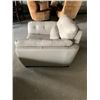 Image 4 : Cream Swoop Style Contemporary Leather Living room Chair