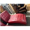 Image 2 : Red Leather Style chaise Loungers