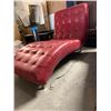 Image 3 : Red Leather Style chaise Loungers