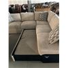 Image 5 : L Shaped Upholstered Section livingroom set with mismatched chair lounger end