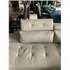 Image 4 : Grey L Shaped Living room Sectional Sofa with adjustable backs