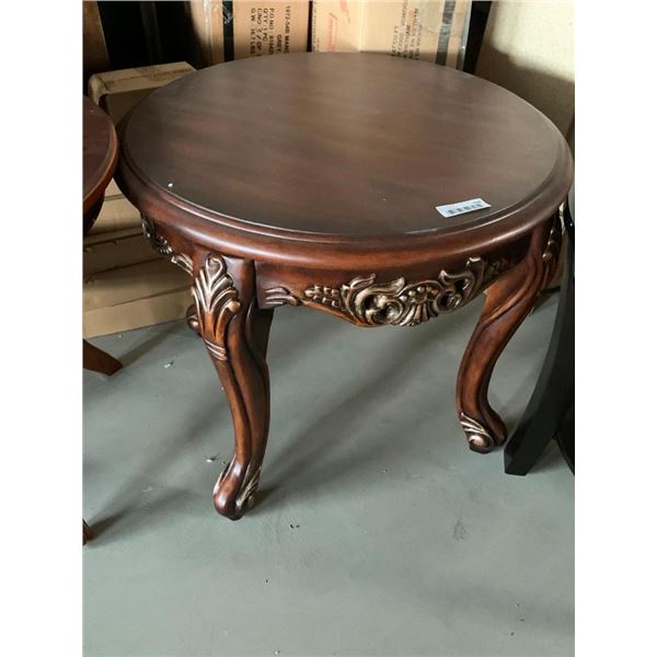 Round Queen Anne livingroom table