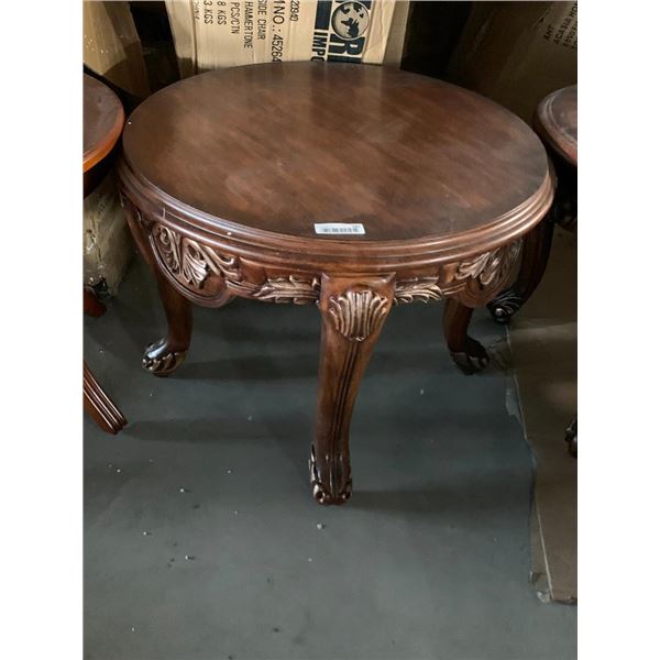 Round Queen Anne Style woodgrain Table