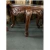 Image 2 : Round Queen Anne Style woodgrain Table