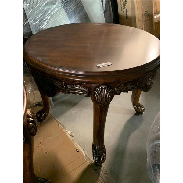 Round Queen Anne Style woodgrain Table