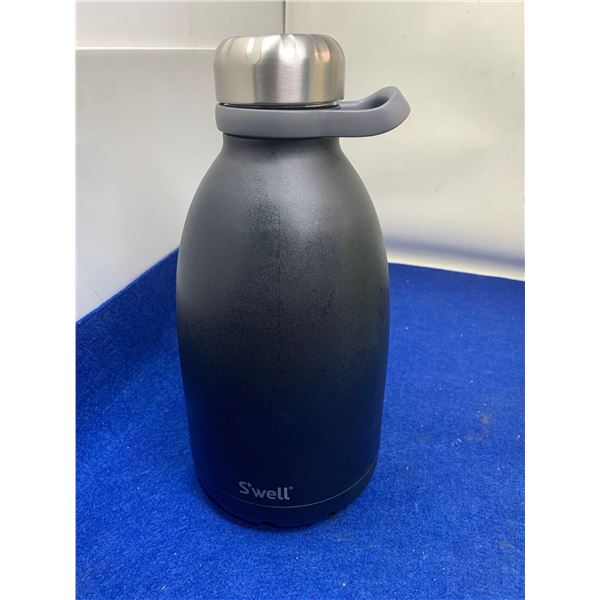 Swell Water Bottle (64oz)