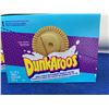 Image 2 : DunkAroos Vanilla Cookies withh Rainbow Sprinkles Frosting (2 x 6 x 42g)