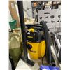 Image 2 : Dewault Wet/Dry Vac,  22.7 L