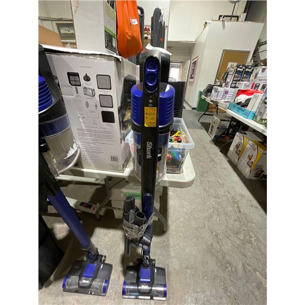 Shark Pet Plus Cordless Stick Vacuum - With CHARGER / Out of Box