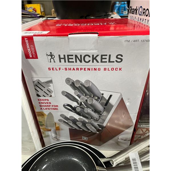 Henckels Self Sharpening Knife Block