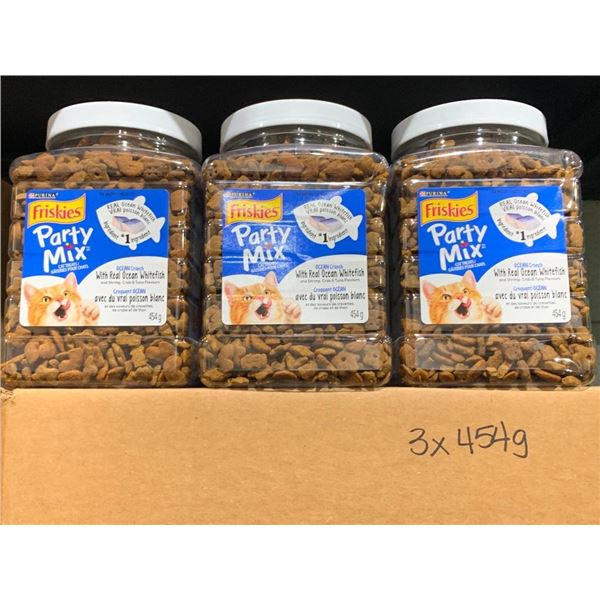 Friskies Party Mix Ocean White Fish Treats 3 x 454g
