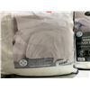 Image 2 : Eddie Bauer Premium Down Alternative Duvet All Season Double Size