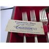 Image 4 : ROGER BROS GUARANTEED SILVERPLATE 50 PC CUTLERY SET