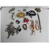 Image 1 : BAG OF COSTUME JEWELLERY LOT 2