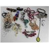 Image 1 : BAG OF COSTUME JEWELLERY LOT 5