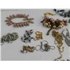 Image 2 : BAG OF COSTUME JEWELLERY LOT 12