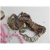 Image 2 : BAG OF COSTUME JEWELLERY LOT 13