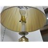 Image 8 : GORGEOUS AMBER MID CENTURY TABLE LAMP AND SHADE