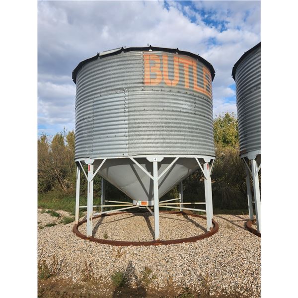 Hopper Grain Bin Approx 1500 Bushel Located at Allan, SK