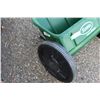 Image 3 : ** Scott's 2-Wheeled Fertilizer Spreader