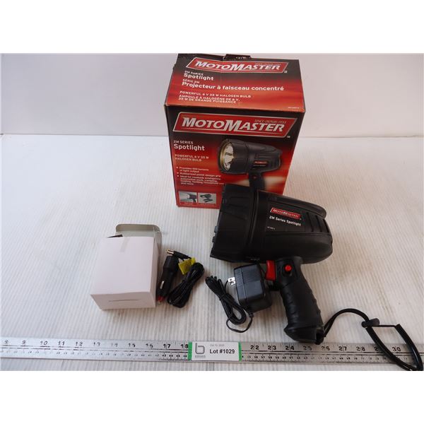 MotoMaster 2M Series Spotlight-powers on-may need charging