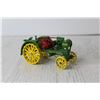 Image 5 : (2) Metal John Deere Toy Tractors