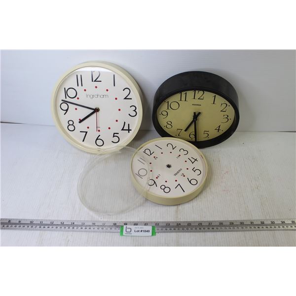 (3) Plastic Clocks (unknown working condition)