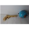 Image 4 : Headphones, Mini Globe, Toy Gun (Globe Missing Stand|)